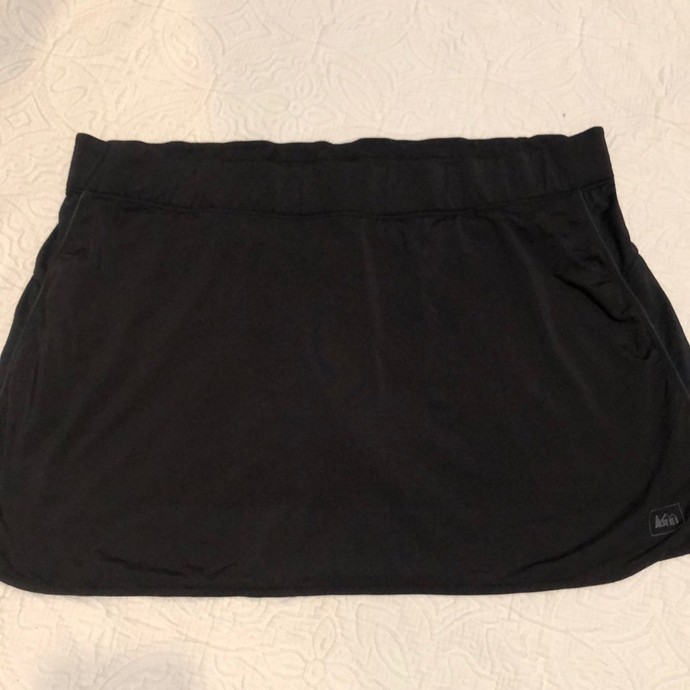 REI skorts